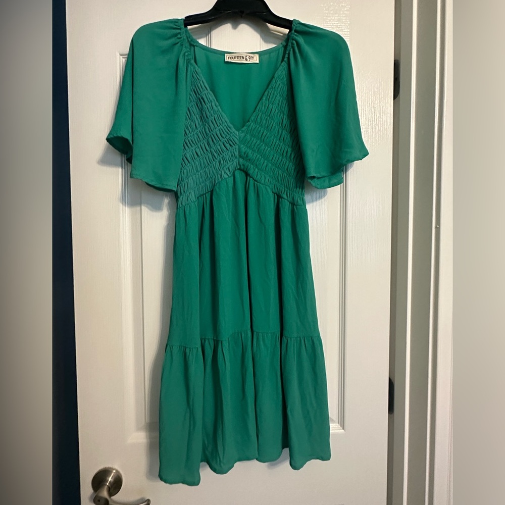 Green dress like new
